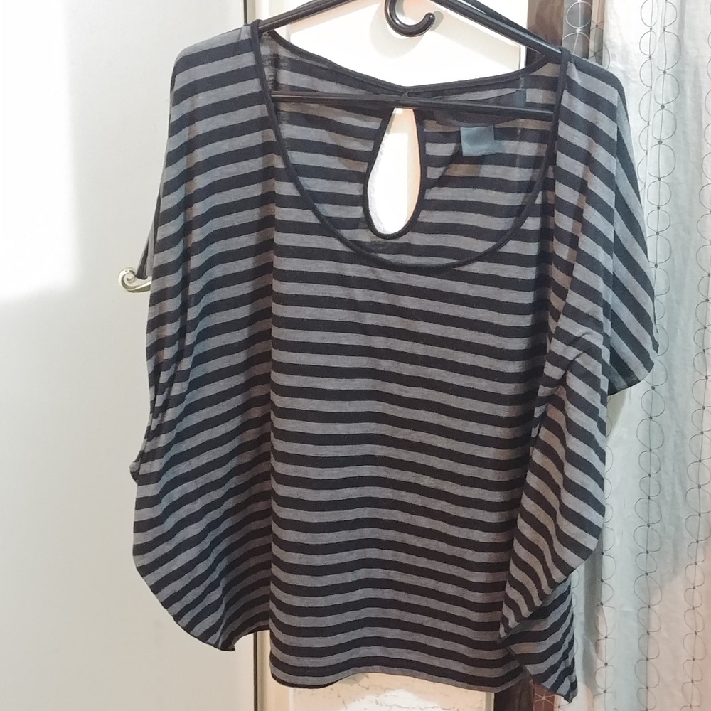 Kardashian Kollection "XL"  Black & Grey Shirt